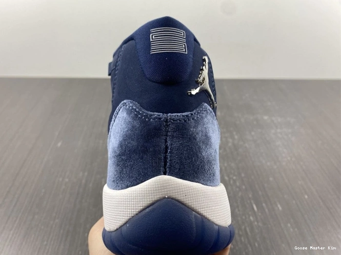 MIDNIGHT JORDAN 11 AIR AR0715-441 NAVY VELVET WMNS 0712